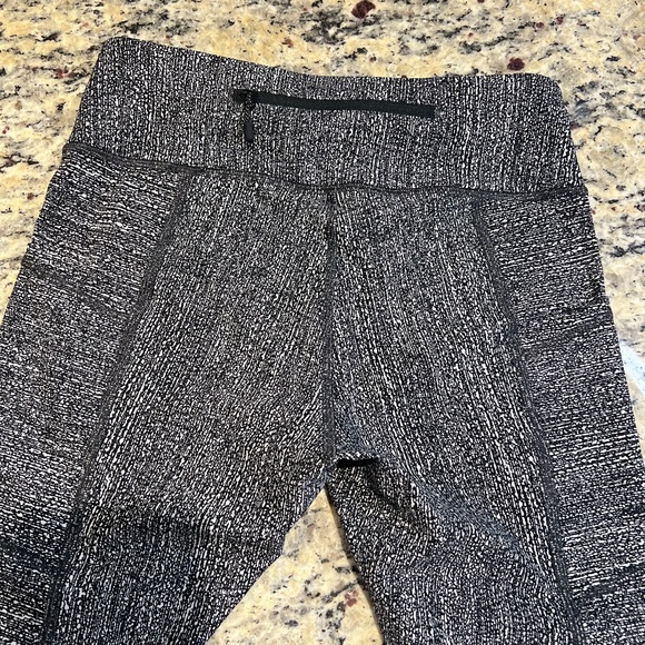 ✨LULULEMON TIGHT STUFF LEGGINGS ✨ - Picture 2 of 13